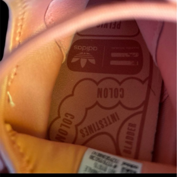 COPY - Addidas x Pharrell - Picture 2 of 5